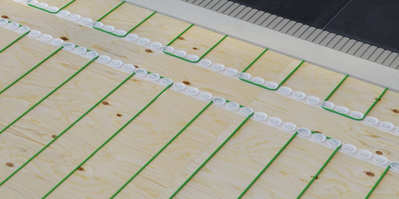 Choisir son plancher chauffant : électrique ou hydronique?